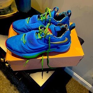 UNO NIKE - Size 11.5